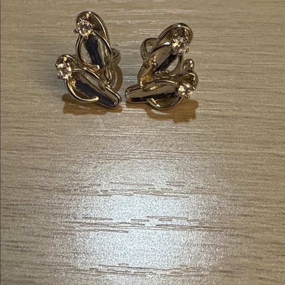 Elegant Gold Clip-On Earrings, gold plated . - Picture 3 of 4